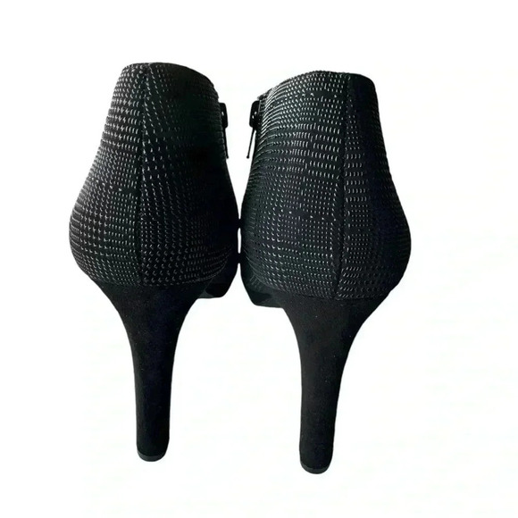 NWOB Kelly & Katie Black Textured Heeled Booties | Size 10 - Picture 4 of 10